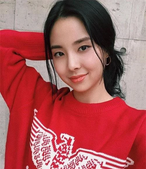 Hình ảnh selfie đời thường của Kim Sae Yeon bị chê bai thậm tệ