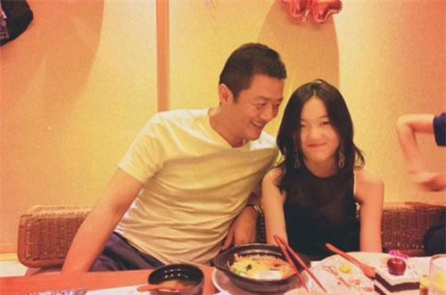 Sinh ra con gái không lành lặn, diễn viên "Anh hùng xạ điêu" rút lui khỏi showbiz để toàn tâm dạy con