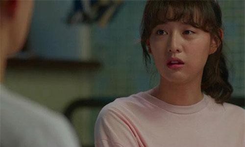 Ra mắt nhà bạn trai, tôi chết lặng khi bắt gặp người phụ nữ này