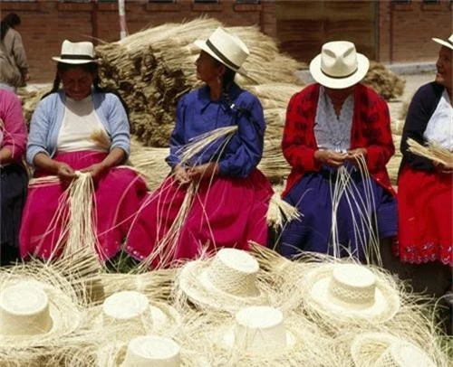 panama-hat-weavers