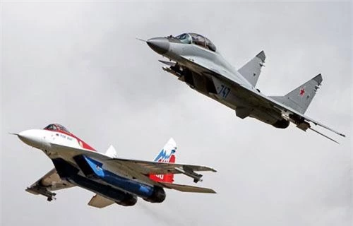 Theo các nguồn tin Nga, sau khi kết thúc sự kiện triển lãm MAKS-2019 ở Moscow, Algeria đã đặt bút ký hợp đồng mua 14-16 máy bay tiêm kích MiG-29M/M2 do Tổng Công ty máy bay "MiG" phát triển. Ảnh: Airliners.net