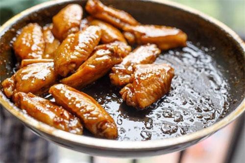 Cho thứ này vào rim cùng cánh gà, chồng tấm tắc khen ngon, trẻ con tranh nhau gắp