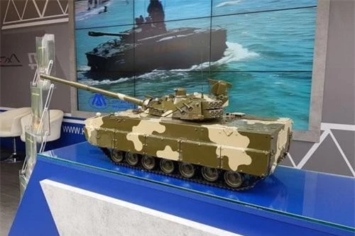 Mô hình xe tăng hạng nhẹ Sprut-SDM nâng cấp giáp bảo vệ được Nga giới thiệu tại Triển lãm Army 2018. Ảnh: TASS.