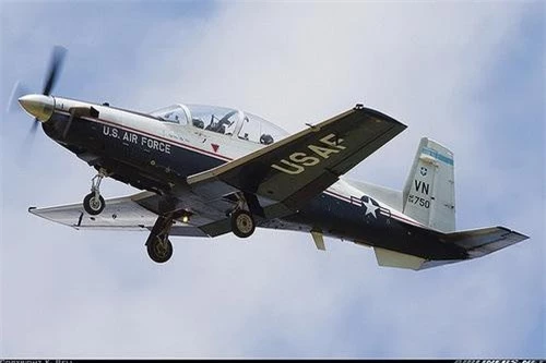 Máy bay huấn luyện sơ cấp T-6 Texan II của Không lực Hoa Kỳ. Ảnh: Airlines.net.