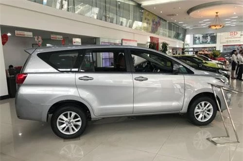 4. Toyota Innova (doanh số: 79.889 chiếc).