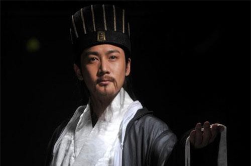 CLIP HOT (16/9): ‘Sốc’ với lý do Gia Cát Lượng chọn phò tá Lưu Bị, ngắm body của hot girl làm giàu từ sự liều lĩnh