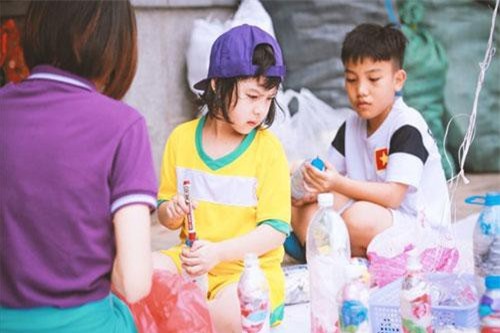 Nhiều trường học ở Hà Nội nói không với rác thải nhựa