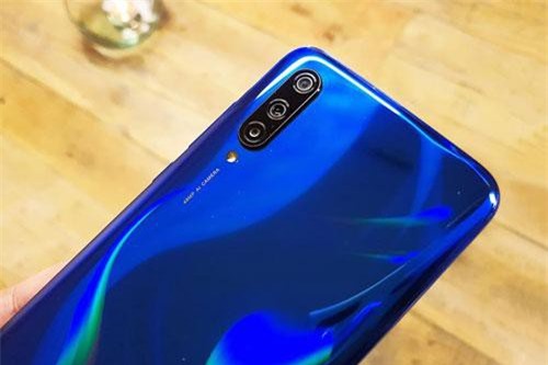 Xiaomi ra mắt smartphone 3 camera, cấu hình tốt, pin 4.030 mAh, giá hơn 8 triệu