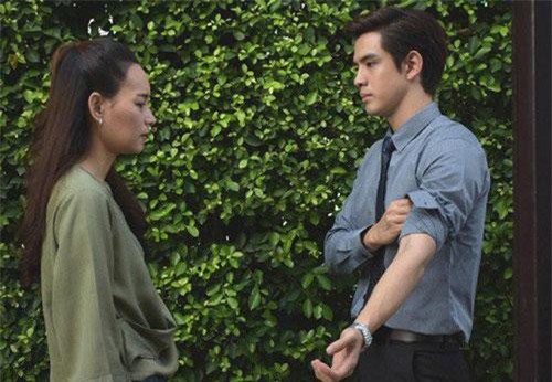 Chồng đang đưa bồ nhí đi du lịch thì được vợ chuyển khoản hẳn 1 tỷ cùng lời nhắn khiến anh "xóc óc"