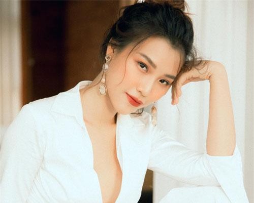 Á hậu Hoàng Oanh bất ngờ tiết lộ 4 "điều tối kỵ" khi đi làm