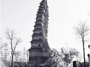 Bảo tháp ngàn năm bị quật ngã, tiết lộ người đàn ông Võ Tắc Thiên yêu nhất