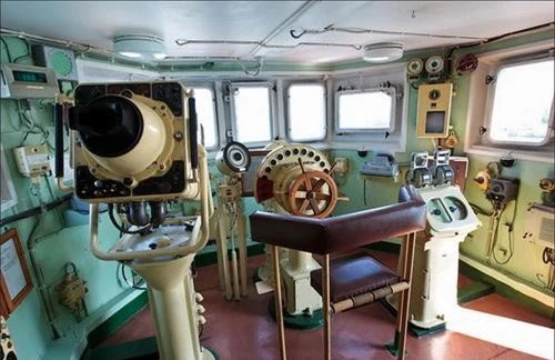 Các thiết bị cổ điển trên tàu Kommuna. Ảnh: Ria Novosti.