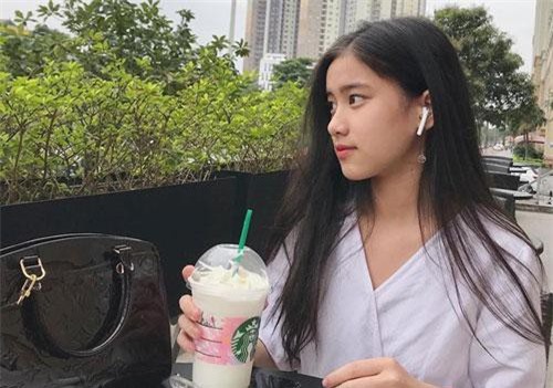 Nữ sinh 2k5 có khuôn mặt giống Á hậu Tường San