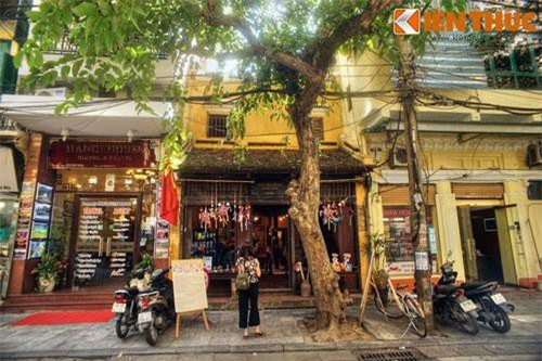 Bất ngờ ngôi nhà ống trăm tuổi đẹp nhất phố cổ Hà Nội