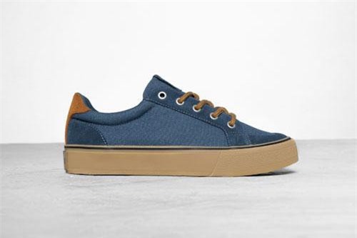 Thêm lựa chọn giày ‘chất như nước cất’ cho giới trẻ Việt