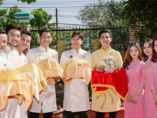 Hết hồn với loạt ảnh gây lầm tưởng Quốc Trường cưới vợ, nhìn kỹ hóa ra là thế này