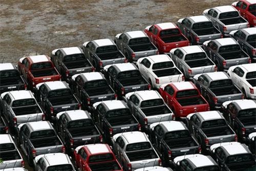 Xe nhập về về Việt Nam nhiều nhưng giá vẫn cao