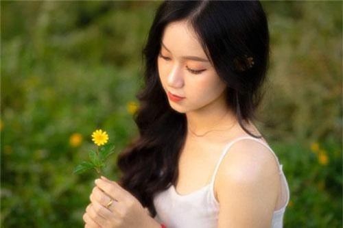 10X Buôn Ma Thuột gây chú ý với ảnh diện áo dài trong lễ khai giảng