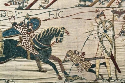 Trận chiến Hastings nổ ra năm 1066 xuất phát từ cuộc chiến vương quyền tranh giành ngôi báu của nước Anh. Khi ấy, vua Edward Sám hối của Anh ốm nặng trên giường bệnh khi nhiều nơi yêu cầu hoàng đế lập người kế vị bởi ông không có con trai nối dõi.