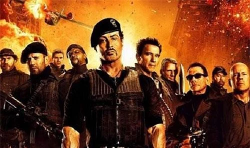 “The Expendables 2”: Khi đoàn phim thực hiện một cảnh cháy nổ ở Bulgaria, hai diễn viên đóng thế gốc Trung Quốc phải lao vào đám lửa cho một trận chiến đấu của các nhân vật. Tuy nhiên, vụ nổ tạo hiệu ứng quá lớn. Tất cả diễn viên tham gia cảnh này sau đó đều được đưa đi cấp cứu tại bệnh viện địa phương Tokuda. Một người chết, vài người khác vẫn bất tỉnh.