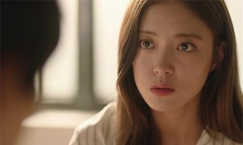 Mẹ chồng ép buộc ly hôn, chồng lẳng lặng đưa tờ giấy làm tôi run rẩy