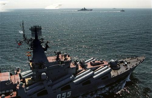 Cận cảnh màn khai hỏa liên tiếp của tàu chiến Hạm đội Thái Bình Dương