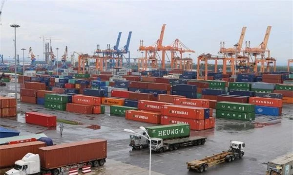 việc phát triển logistics trở thành ngành mũi nhọn của TP.HCM là rất cần thiết để giữ vững vị trí đầu tàu kinh tế của cả nước.
