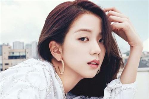 Phụ nữ sinh vào ngày âm lịch này, trời sinh một đời được hưởng vinh hoa phú quý, trung vận sinh tài, hậu vận thụ hưởng mỹ mãn