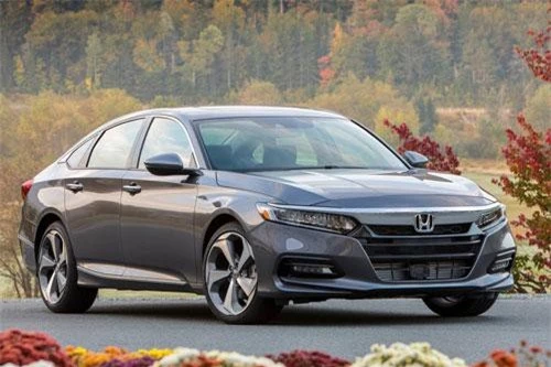 2. Honda Accord (doanh số: 263.413 chiếc).