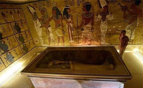 Thợ săn UFO tuyên bố phát hiện quan tài Ai Cập huyền bí trên sao Hỏa