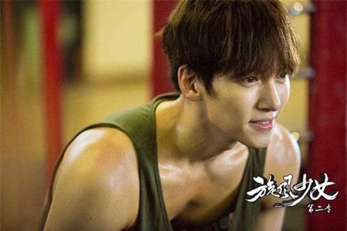 Body như 'tạc tượng', gương mặt không góc chết của Ji Chang Wook