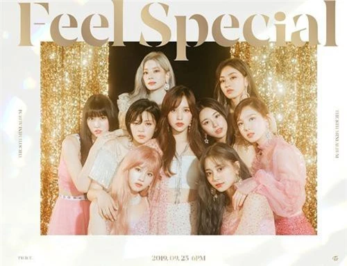 Hình ảnh teaser mới nhất hé lộ vị trí center của TWICE trong màn comeback "Feel Special".