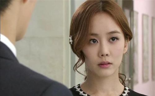 Ngậm đắng nuốt cay, tôi ngọt nhạt với bồ già của chồng vì một kế hoạch phía sau