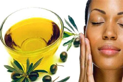 Cách sử dụng dầu olive dành cho bạn gái muốn có làn da rám nắng