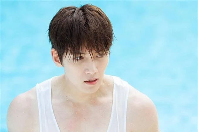 Body tac tuong, guong mat khong goc chet cua Ji Chang Wook-Hinh-3