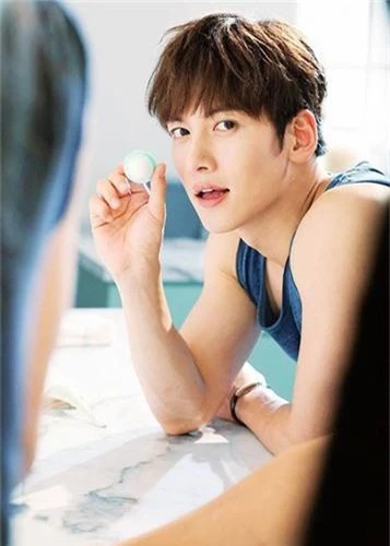 Body tac tuong, guong mat khong goc chet cua Ji Chang Wook-Hinh-9