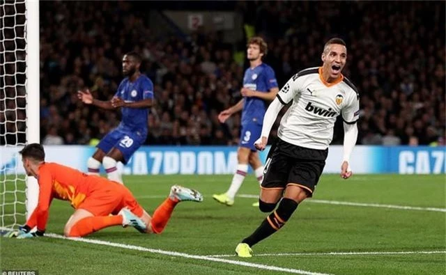 Chelsea 0-1 Valencia: Lampard lại khởi đầu tồi tệ - 1