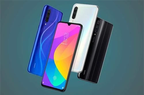 Xiaomi Mi 9 Lite có 3 màu đen, xanh, trắng, lên kệ ở Tây Ban Nha vào ngày 20/9. Giá bán của phiên bản RAM 4 GB là 319 euro (tương đương 8,20 triệu đồng). Phiên bản RAM 6 GB có giá 349 euro (8,97 triệu đồng).