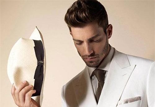 Phía sau cô đơn, luôn có anh đứng chờ