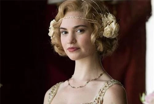 Lily James 