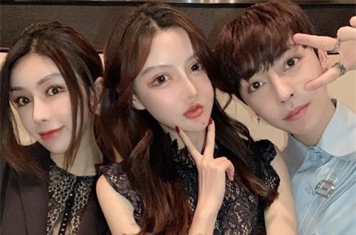 Hội bạn thân xuyên biên giới cùng rủ nhau "đập mặt xây lại", có người phẫu thuật không ngừng trong vòng 10 năm