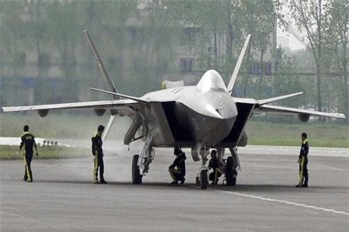 Tiêm kích tàng hình J-20 Trung Quốc bị tố sao chép F-35 Mỹ