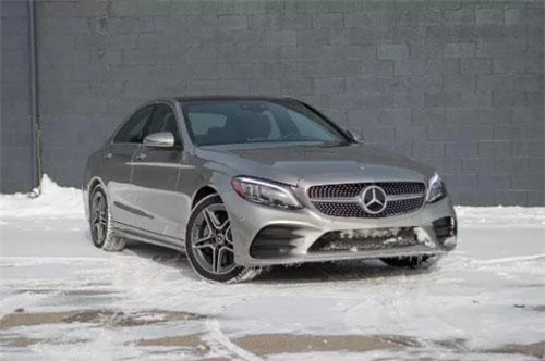 6. Mercedes-Benz C 300 Coupe 2020 (giá khởi điểm: 45.950 USD).