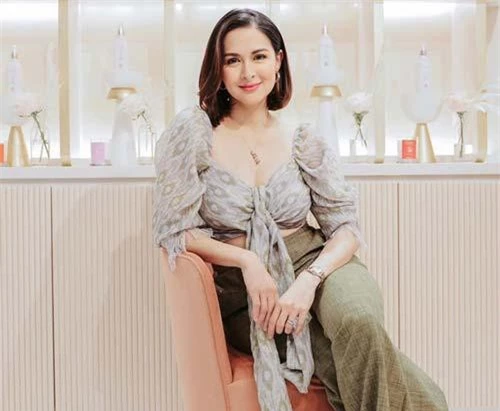 Marian Rivera vừa xinh đẹp vừa quyến rũ khi tham dự lễ khai trương cửa hàng của bạn