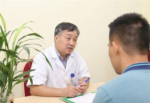 Chăm con thừa chất, bé trai 12 tuổi ở Hà Nội đầy sỏi trong mật