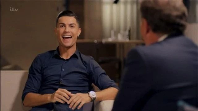 “Đỏ mặt” nghe C.Ronaldo chia sẻ chuyện phòng the cùng cô bạn gái nóng bỏng - 2
