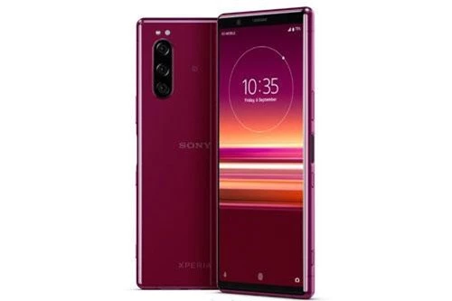 Sony Xperia 5 sở hữu thiết kế với khung kim loại, 2 bề mặt bằng kính cường lực Corning Gorilla Glass 6. Máy có kích thước 158x68x8,2 mm, cân nặng 164 g. 