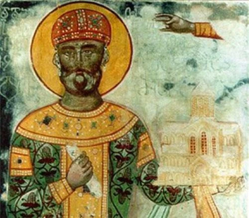 ua David IV (1073-1125) của Gruzia (Georgia) là một nhân vật không được nhắc đến nhiều trong lịch sử quân sự thế giới. Nhưng theo các nhà nghiên cứu hiện đại, ông là một trong những nhà thiên tài quân sự lỗi lạc nhất thời Trung cổ. 