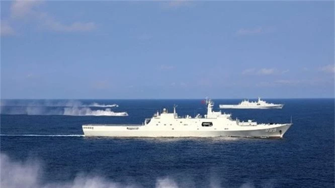 Tham vọng cao, Thái Lan đặt đóng tàu đổ bộ cỡ lớn Type 071E - Hình 15 Tham vong cao, Thai Lan dat dong tau do bo co lon Type 071E-Hinh-15