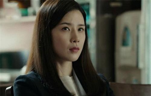 Chị chồng về chơi ném cho cả chậu quần áo "nhờ giặt hộ", tôi chỉ xoáy vài câu khiến chị ta tẽn tò